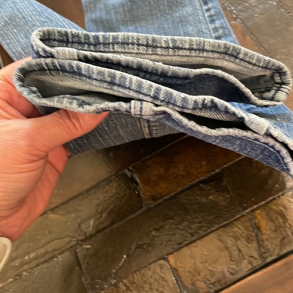 Girl’s Levi’s Jeans - Picture 8 of 11